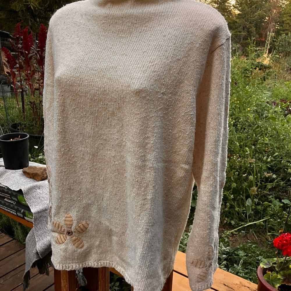 Vintage Crazy Horse Mack turtleneck embroidered flowers relaxed, fit XL - Picture 6 of 8